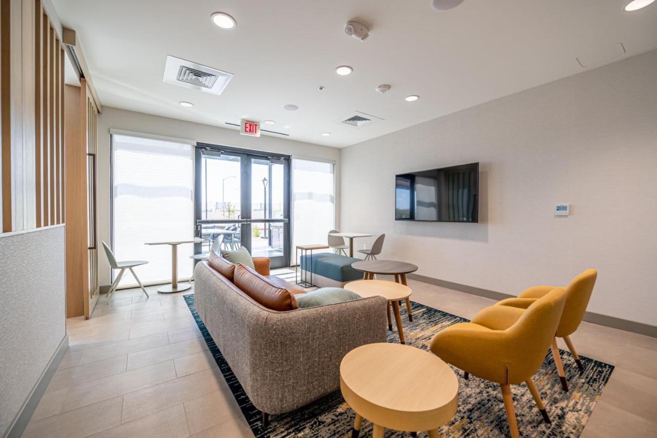 Towneplace Suites By Marriott Las Vegas North I-15 Extérieur photo