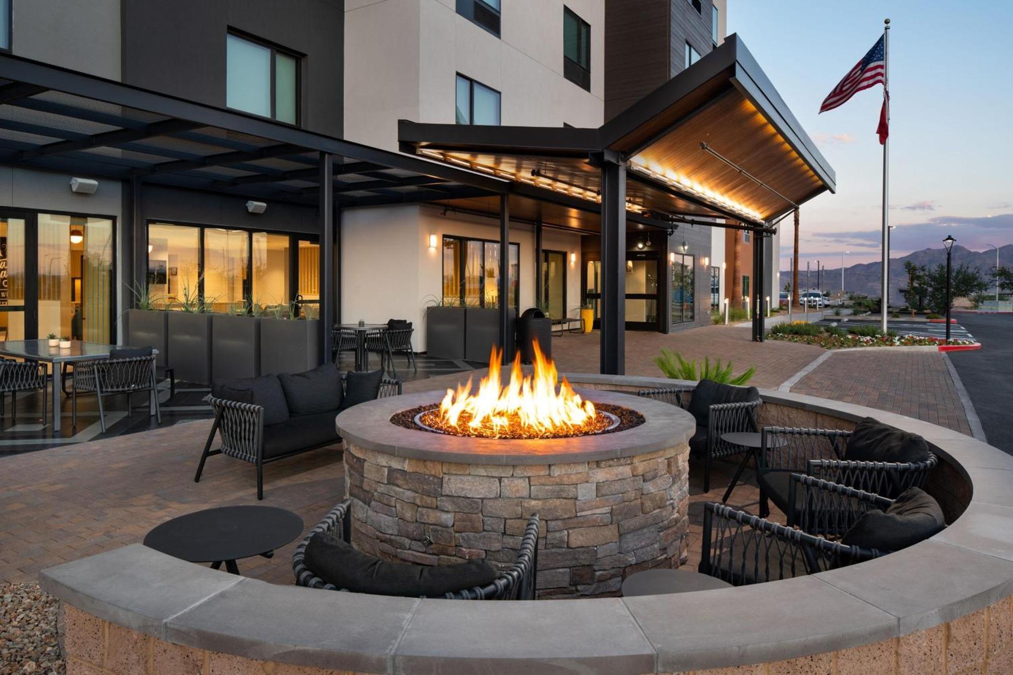 Towneplace Suites By Marriott Las Vegas North I-15 Extérieur photo